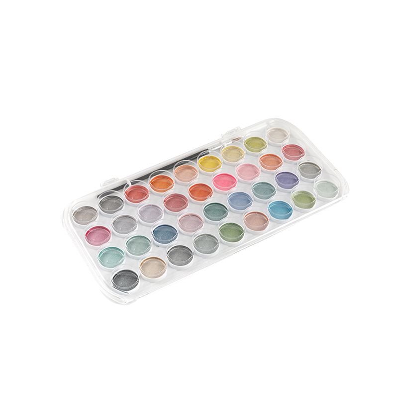 Quels sont les avantages de l'ensemble de l'aquarelle nacrée par rapport aux ensembles d'aquarelles régulières?